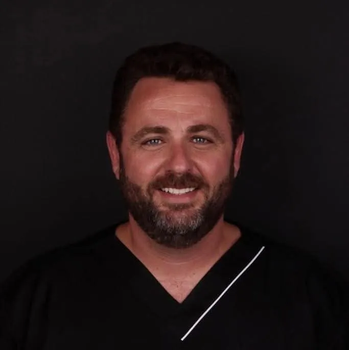 Dr. André Luiz dos Santos e Lila - Santos Odontologia Integrada